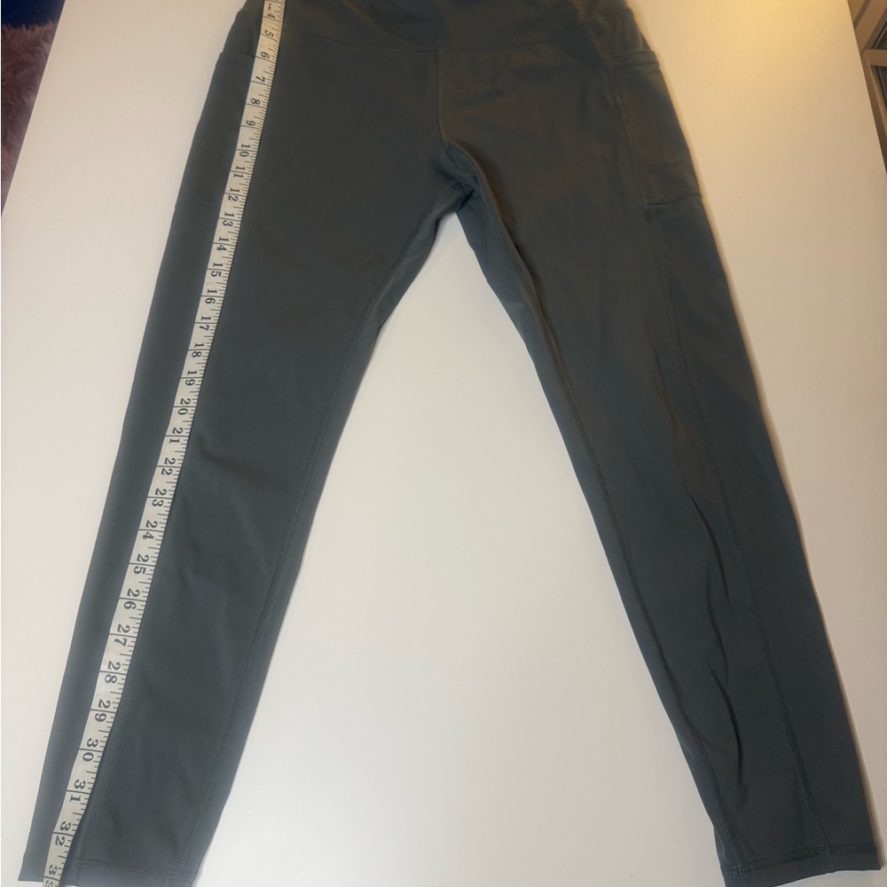 Strechtherules women’s Gray Athletic Leggings M color olive green